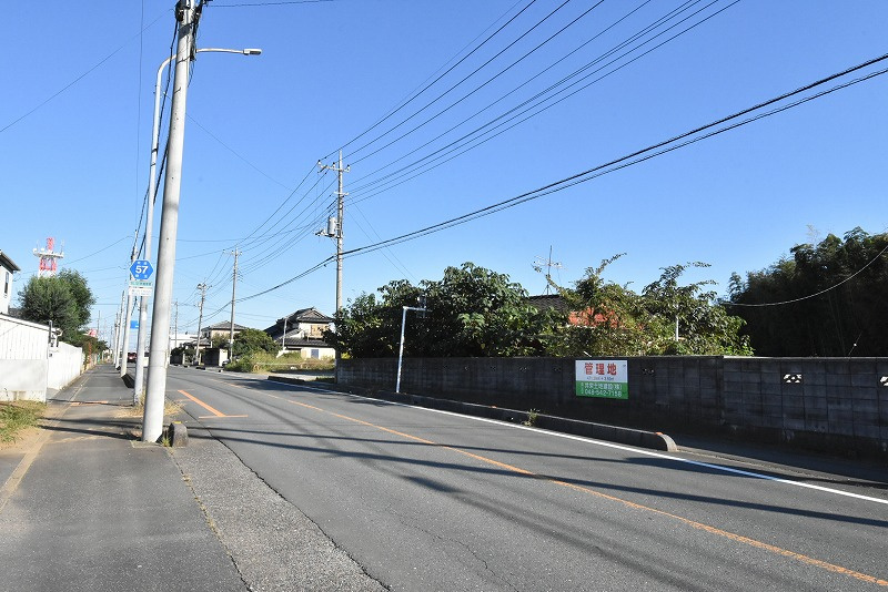 上尾市藤波２丁目・桶川市下日出谷　売地の前面道路含む現地写真