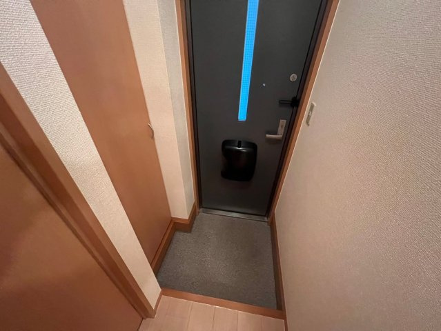 ジュネス北桜塚の玄関