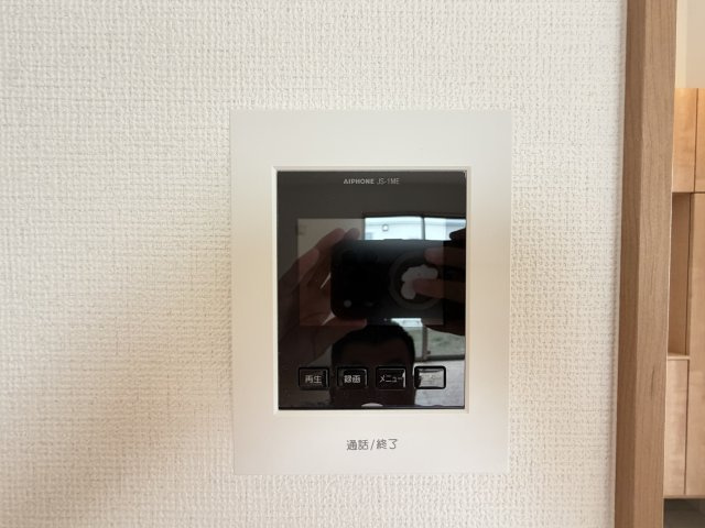 南城市佐敷津波古2303番（全3棟）の設備|A号棟　TVモニター付きインターフォン♪