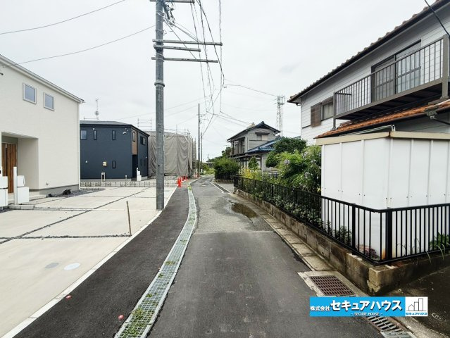 【今からご案内可能】知多市新舞子字神田　全2棟の前面道路含む現地写真|事前予約にて現地ご見学いただけます！お気軽にお問い合わせください♪
■株式会社　セキュアハウス■
住宅ローンに強く、知識、経験豊富なスタッフ在籍
お客様に寄り添い、ご成約後もサポート致します。