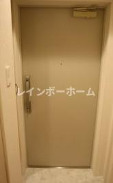 プレジール練馬北町の玄関