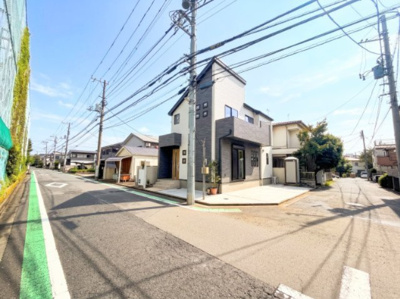 【外観】 | 【仲介手数料２６０万円が無料！】■狛江駅１１分■喜多見駅１１分■狛江市民グランド前■南西角地 | 決算キャンペーン中！
家計応援サービスの限界に挑戦中！
詳細は「諸費用」欄をご確認下さい！
■狛江駅１１分
■目の前に狛江市民グラウンド
■住宅性能評価６項目で最高評価
■長期優良住宅
■ＺＥＨ水準