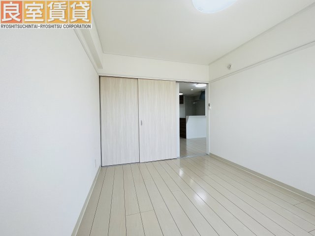 【洋室】 | ユニーブル笠寺 | 南洋室　6帖
