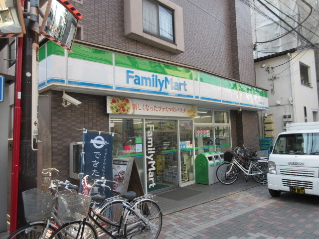ルミナーレのその他|ファミリーマート浦和駅東口店