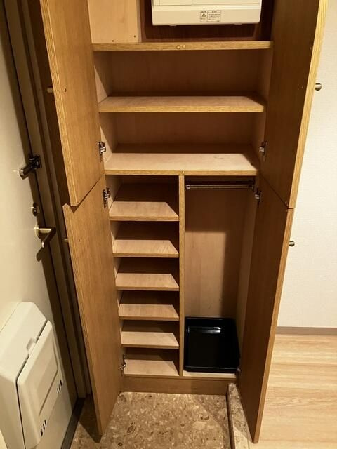 アルカサル御苑の収納