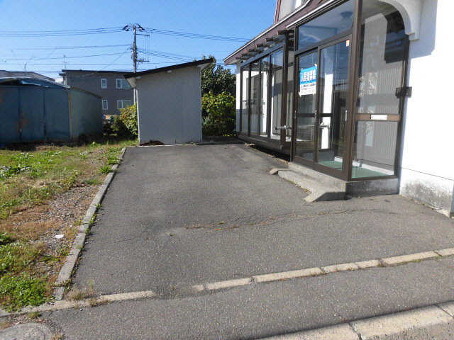 西17南4借家（19-2）の駐車場