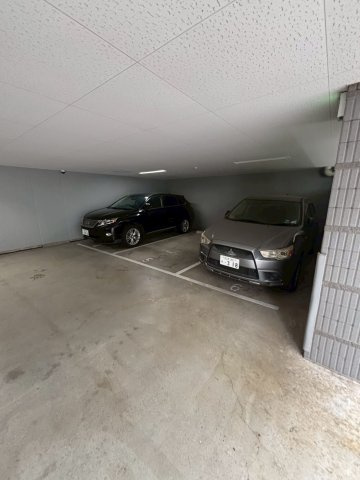 エスリードコート難波ウエストの駐車場