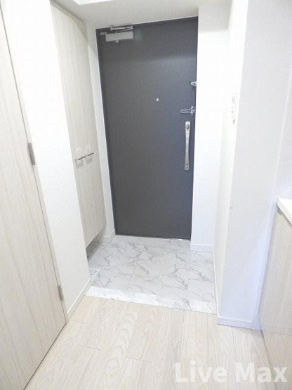 【玄関】ルーエ本町