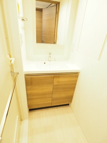 新品家具付きマンション亀戸3(KaGood東京)の独立洗面台