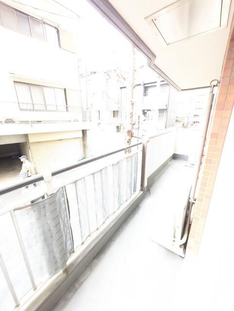朝日千駄木マンションのバルコニー