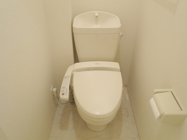 グランモアＴ・Ｄのトイレ|温水洗浄機能付きトイレです。