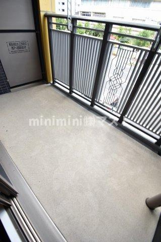 CONOE本町通のバルコニー