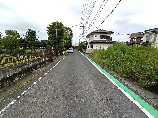 高崎市中居町　売地の前面道路含む現地写真