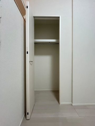足立区柳原１丁目のアパートの収納|同シリーズの参考写真です。実際の設備・内装は現況を優先とさせていただきます。
