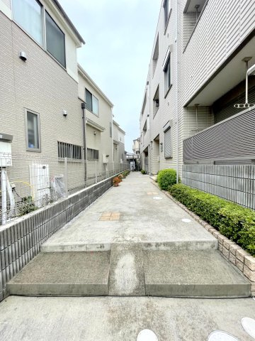 ヴィラ クオンの駐車場