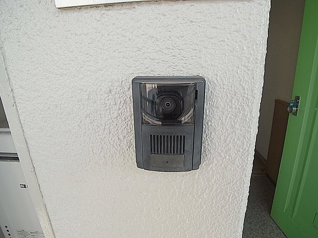 中道グリーンハイツのセキュリティ|ＴＶモニターフォンで室内から顔が見えて安心です