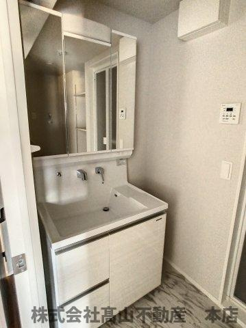 宗像市東郷５丁目の賃貸マンションの洗面所