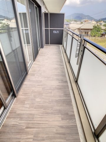 宗像市東郷５丁目の賃貸マンションのバルコニー