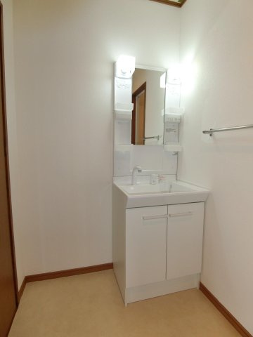 カーサあんとく弐番館の洗面所|広い洗面スペースです★