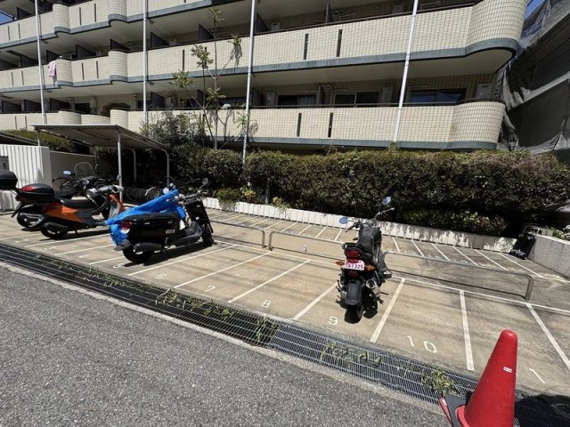 メゾン・ド・エミュウのその他