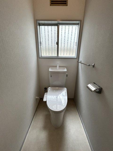 自由が丘本町1丁目戸建のトイレ