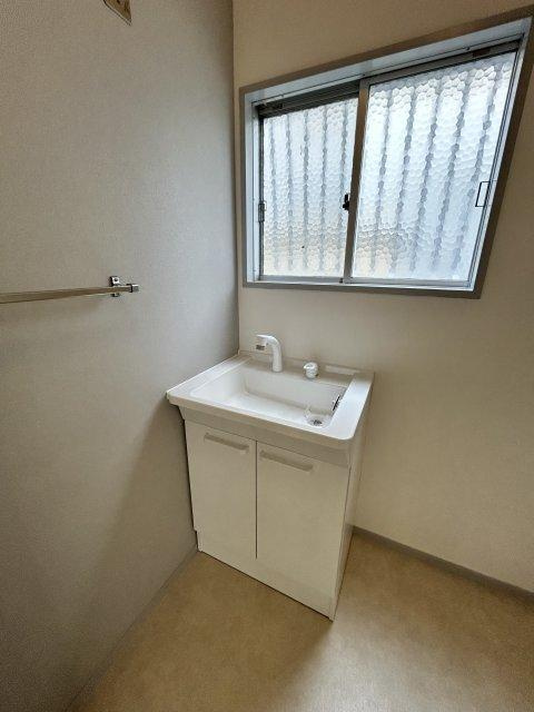 自由が丘本町1丁目戸建の洗面所