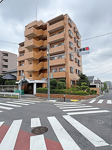 スカイヒルズ植田の外観