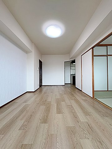 スカイヒルズ植田の居間・リビング