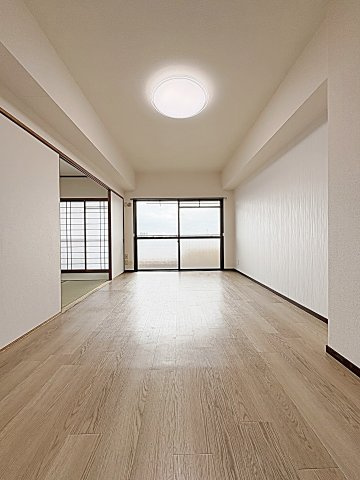 スカイヒルズ植田の居間・リビング