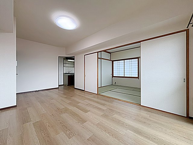 スカイヒルズ植田の居間・リビング