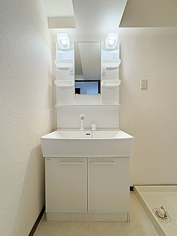 スカイヒルズ植田の独立洗面台
