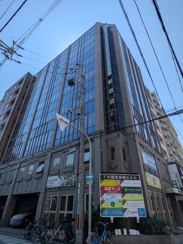 アキ開発南堀江ビルの外観