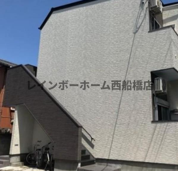 レイズ大久保のエントランス