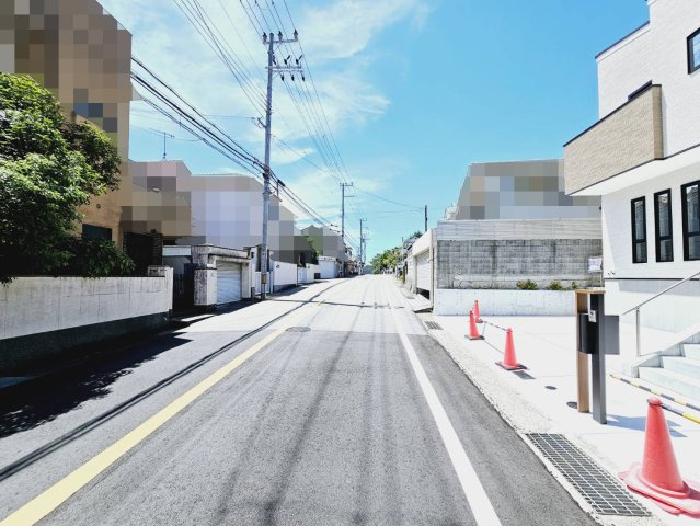 緑が丘B号棟の前面道路含む現地写真