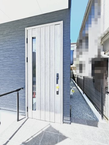 緑が丘B号棟の玄関