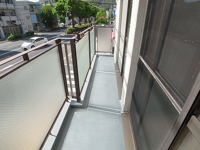 シャロームヒラノのバルコニー|日当たりの良い両面バルコニー