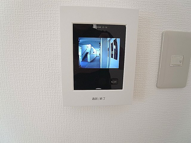 シャロームヒラノのセキュリティ|モニターフォンで顔が分かり安心です