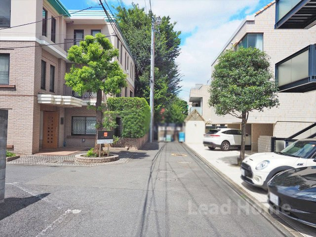 【その他】 | ガーデン南青山 | 見通しが良く綺麗に整えられた前面道路です！車通りが少なく毎日の通行やお散歩も快適で安心です♪
