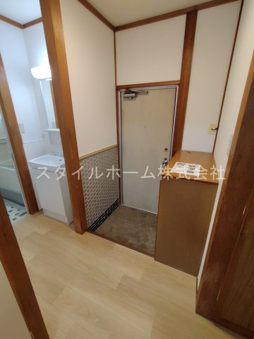 牛川グリーンハイツの玄関