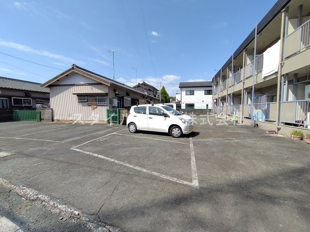牛川グリーンハイツの駐車場