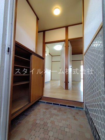 牛川グリーンハイツの玄関
