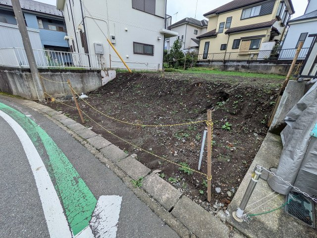 八王子市　緑町　新築一戸建て　８期の駐車場|～L字型に2台駐車可能カースペース～