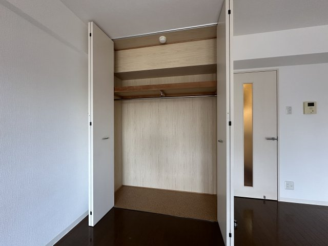 調布市菊野台１丁目の賃貸マンションの収納