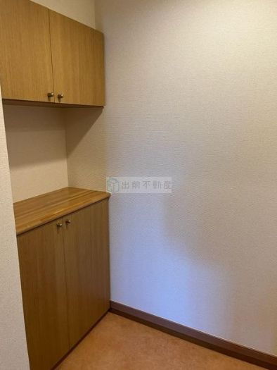 新宿区高田馬場３丁目の賃貸マンションの玄関