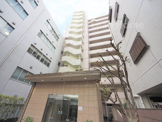 【外観】 | 秀和溜池山王レジデンス | 明るい街並みに調和するきれいなマンション外観です！管理体制も良く安心して毎日をお過ごしいただけます♪