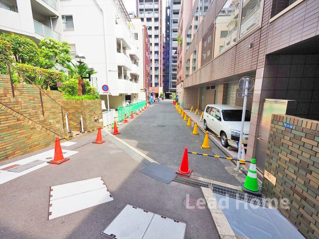 【その他】 | ウィスタリア元麻布 | 前面道路