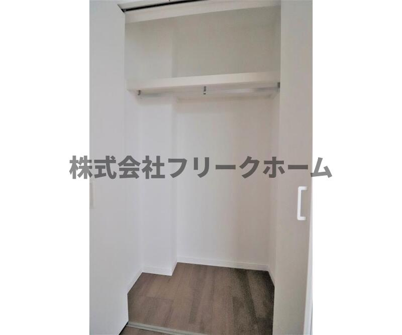 三鷹市上連雀８丁目のアパートの収納