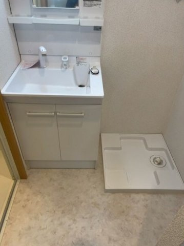 ルミエナ東三国の洗面所