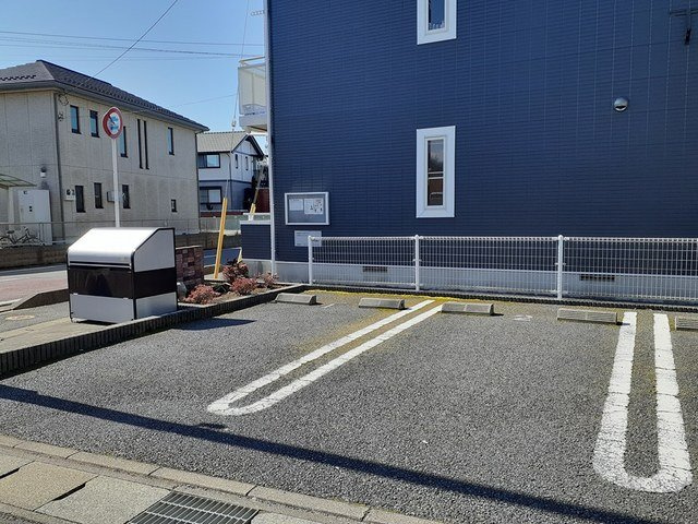 エクセレンテ・Ｆ　四番館の駐車場