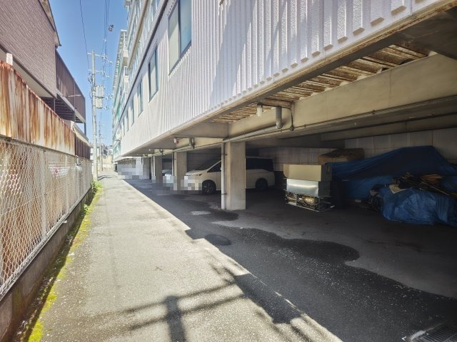 スタジオMの駐車場